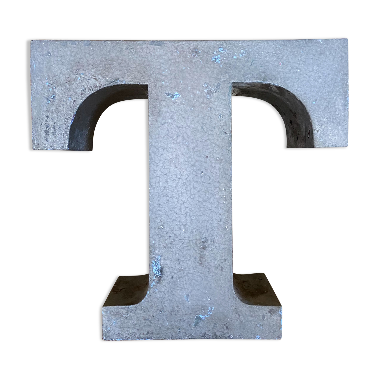 Letter metal - t