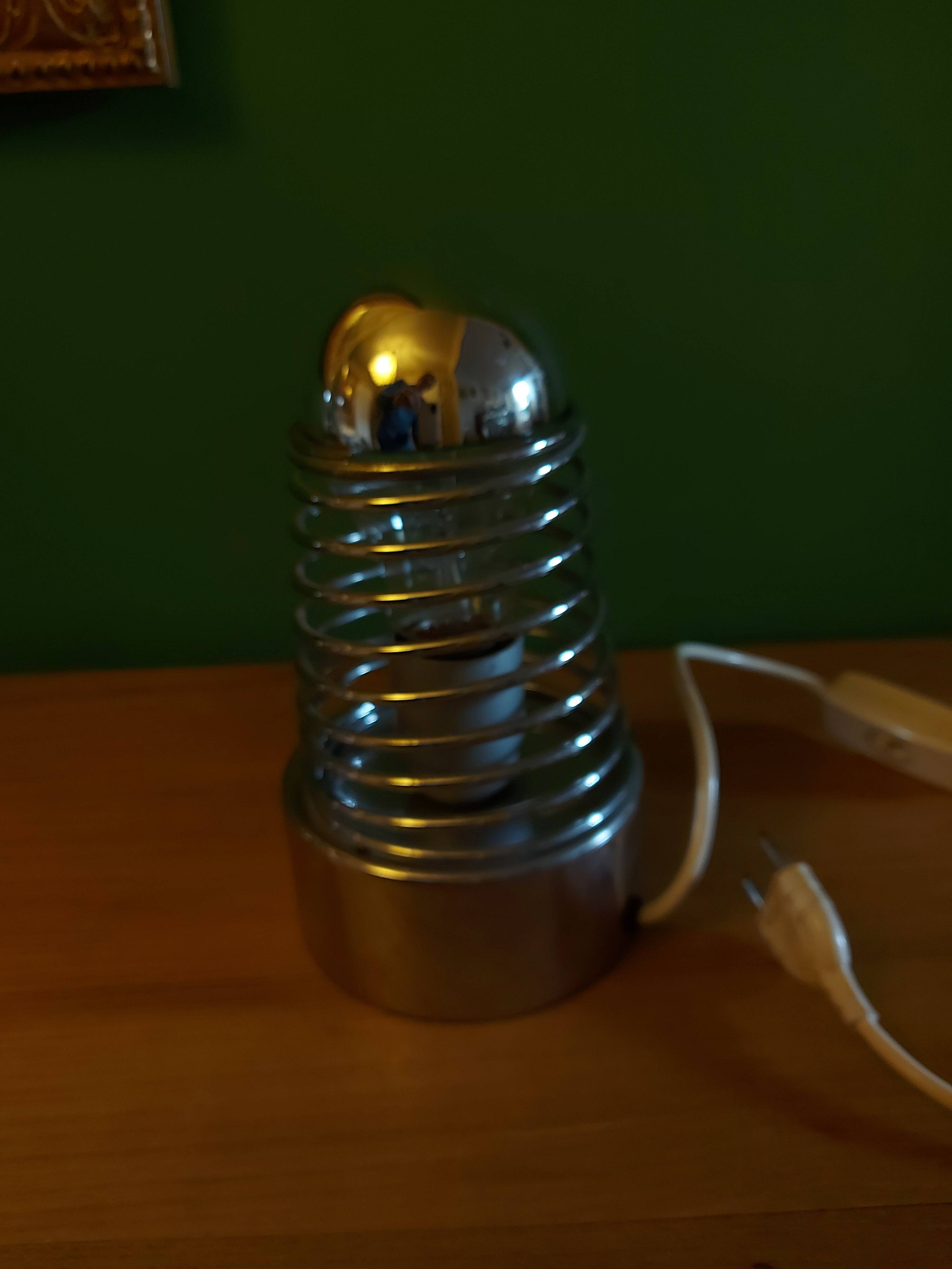 Vintage lamp springs out