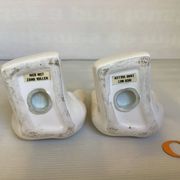 Pair of O-hand bookends
