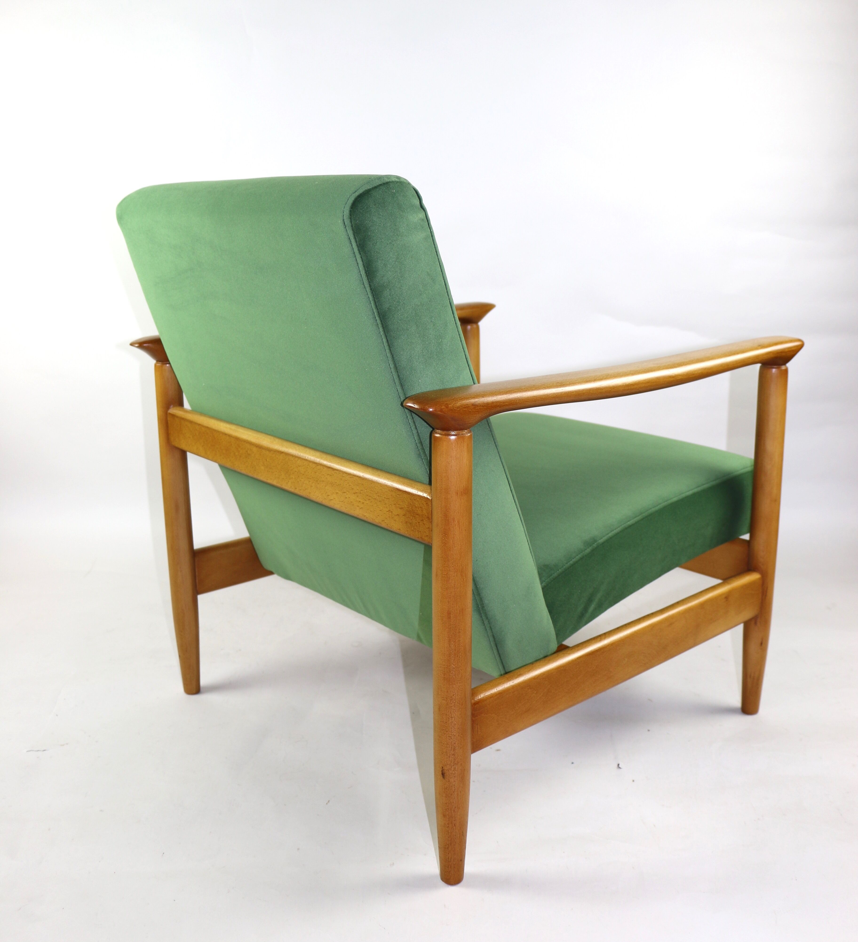 Fauteuil vert par Edmund Homa, années 1970