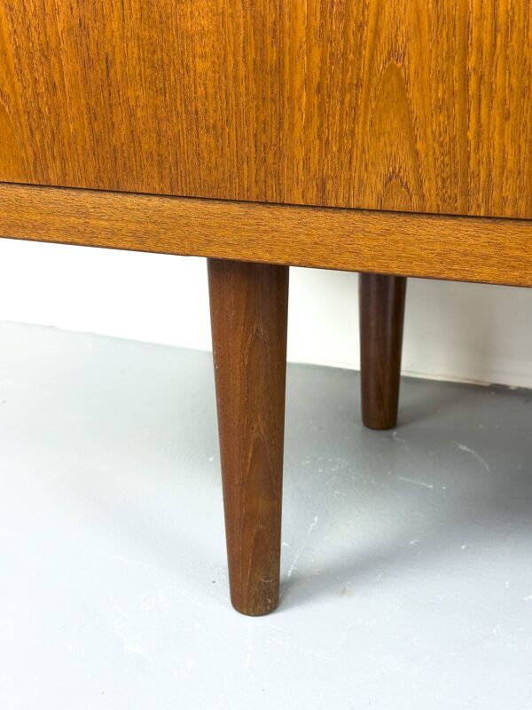 Buffet en teck par Hans J. Wegner pour Ry Møbler, 1959