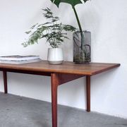 Table basse vintage Hans J Wegner en chêne