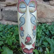 Masque totem en bois sculpté
