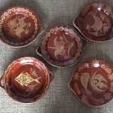 5 flat plates in glazed terracotta