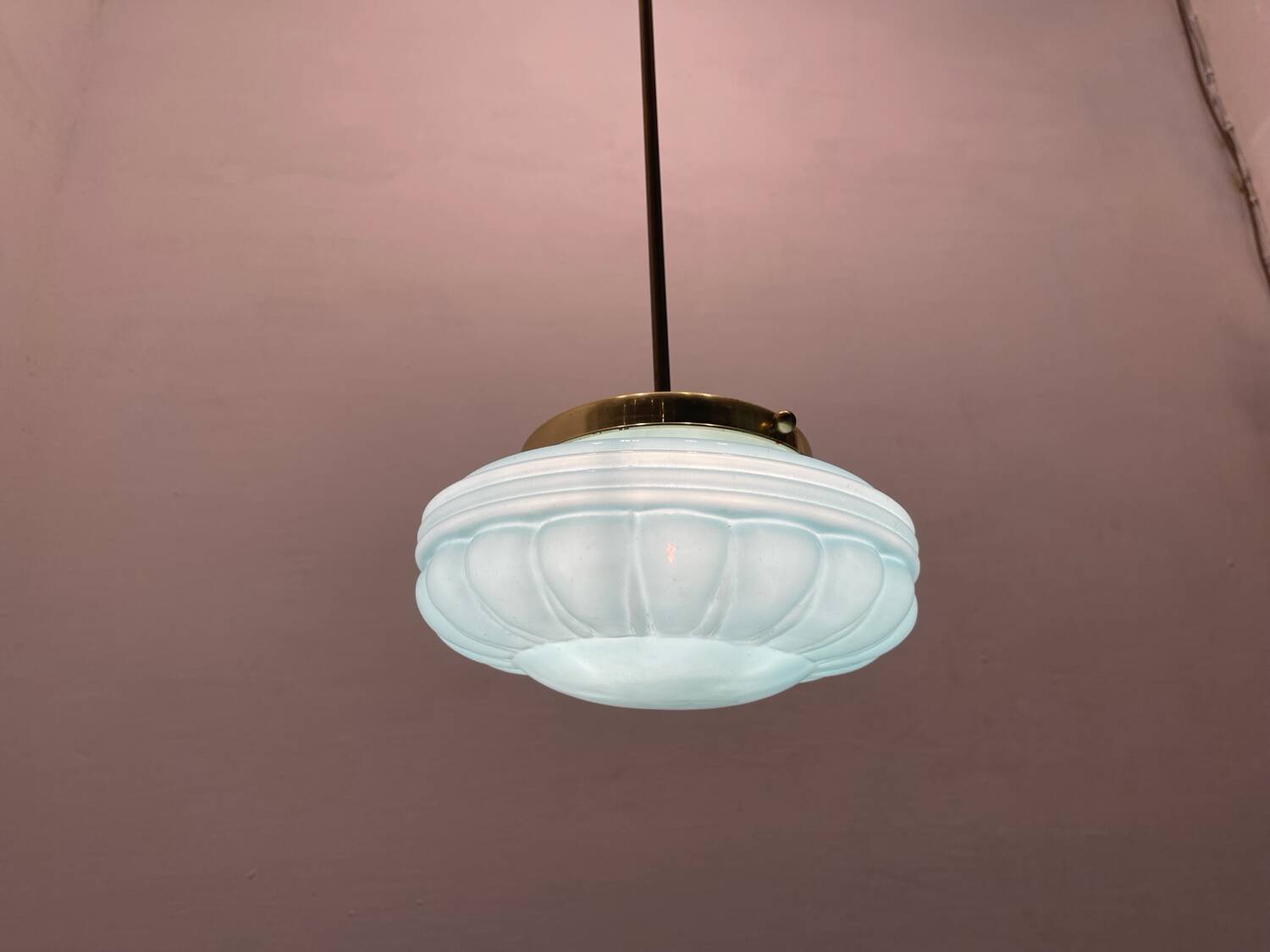 Suspension moderne du milieu du siècle avec influence Art déco