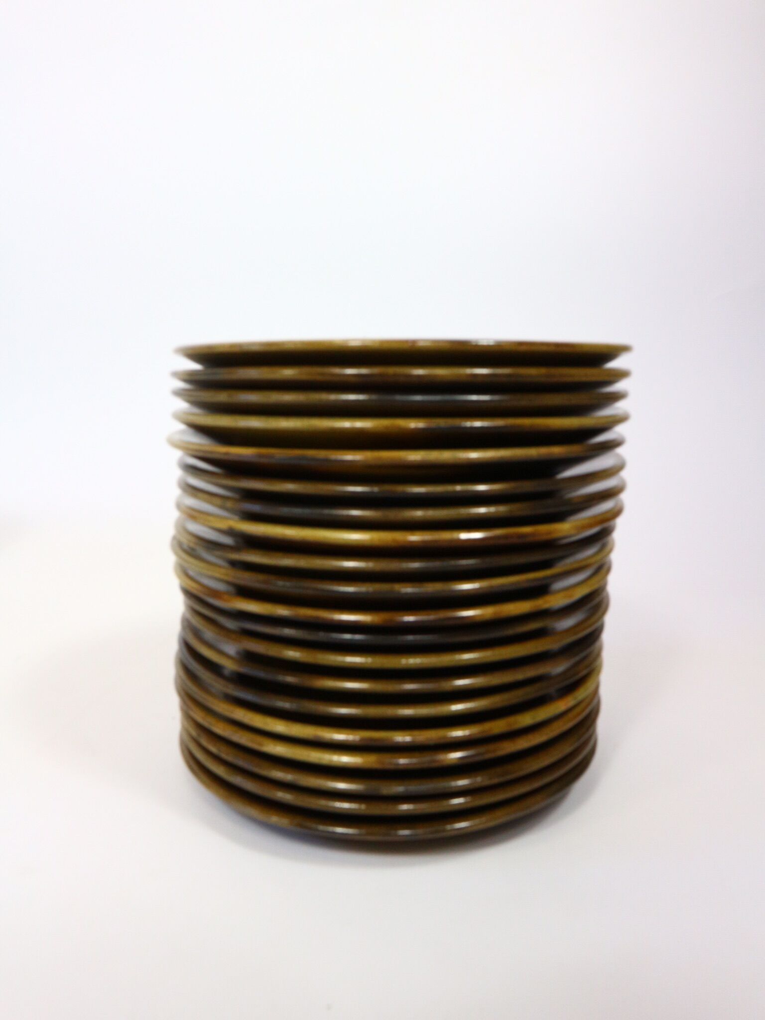 Vintage service plates and serving trays, 39 pieces, silk-screened.