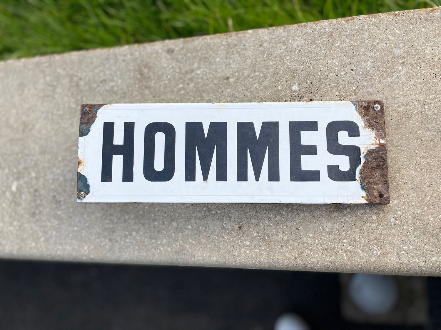 Old double-sided enamelled plate men's toilet stem