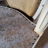 Chaises de salle à manger Louis XVI vintage – Ensemble de 8 chaises françaises sculptées en bois avec revêtement en simili cuir damassé caramel, années 1920/1930