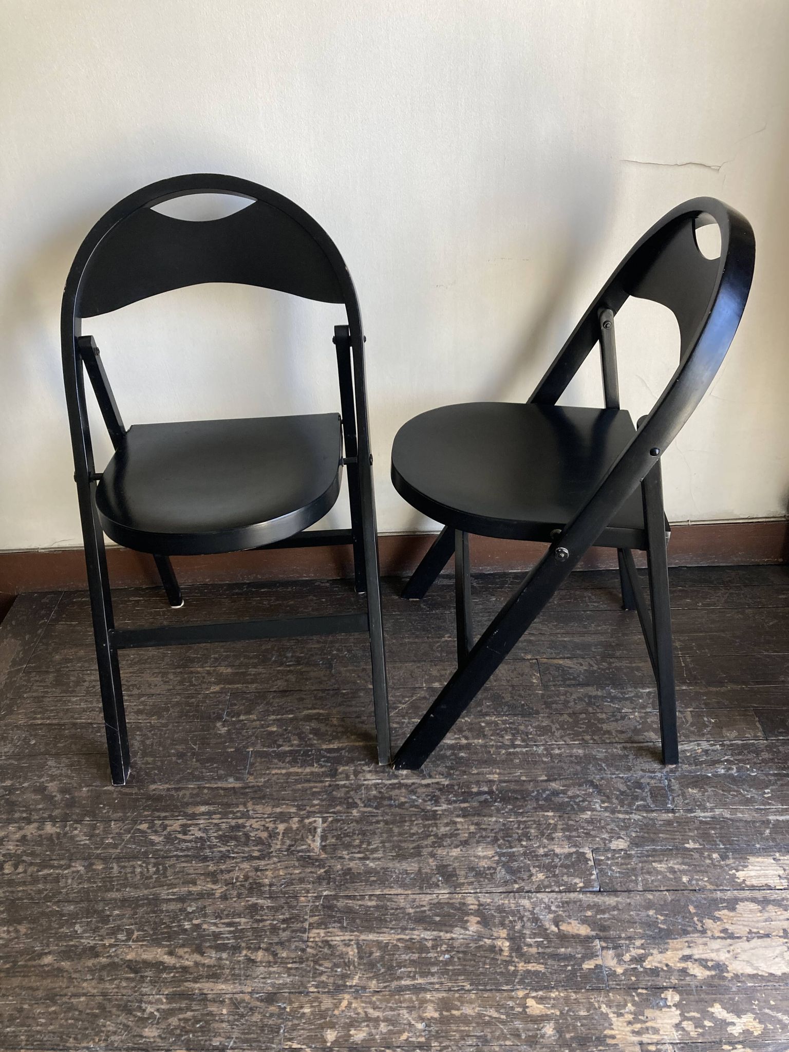 Pair of Thonet 751 Bahaus folding chairs in bentwood