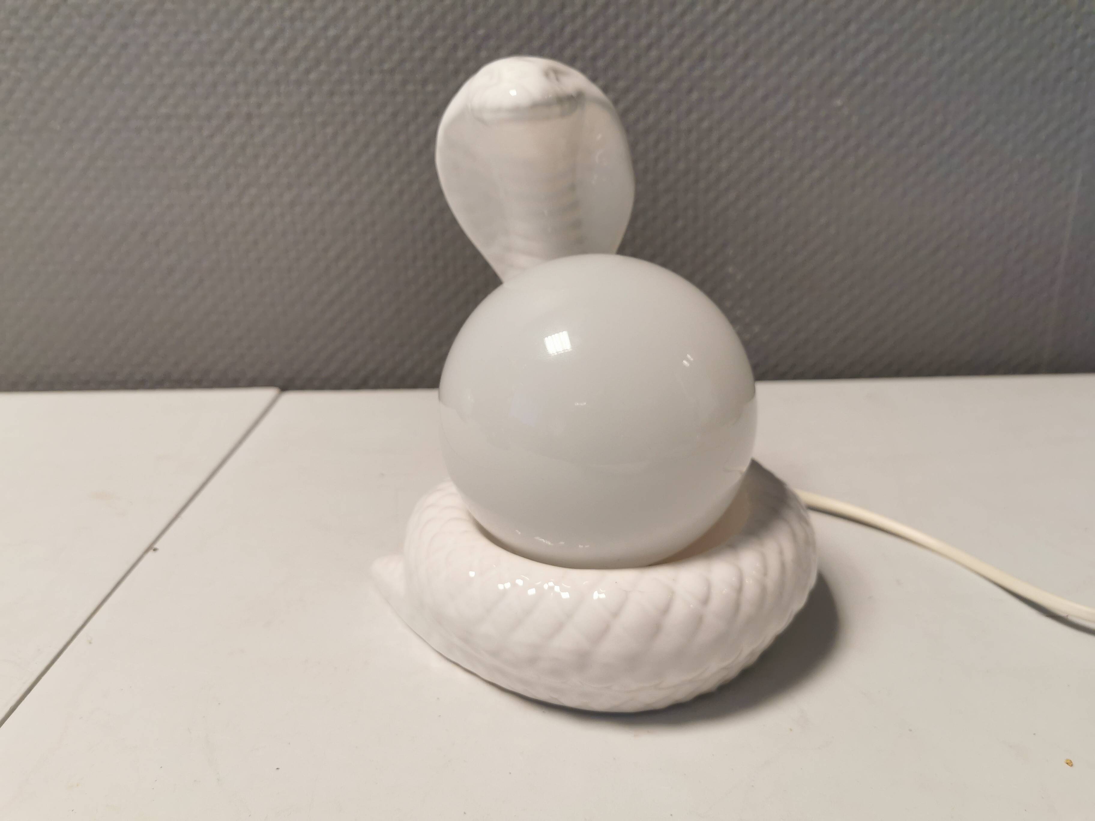 Beautiful vintage ceramic COBRA table lamp with thin milky white glass shade/dome. RAF Sweden 70-80s