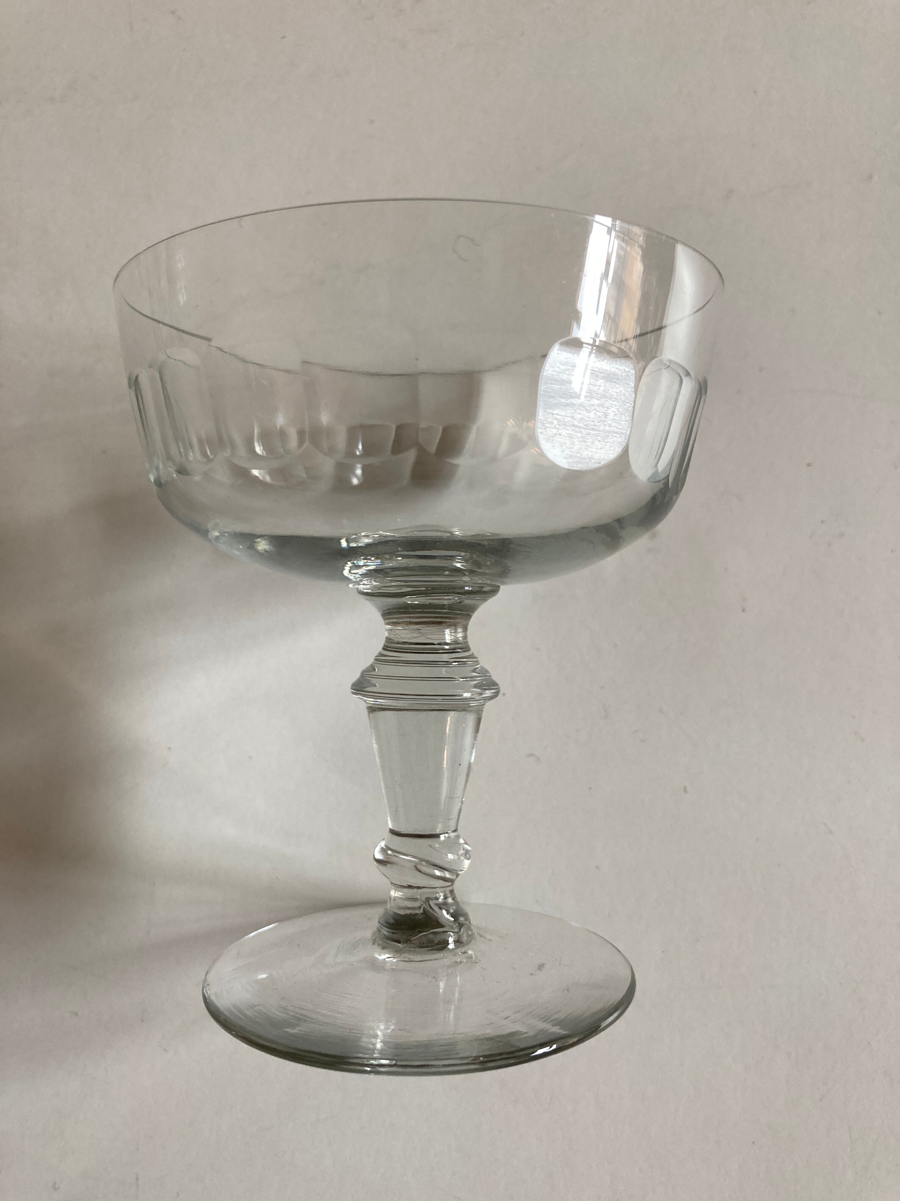 Set of 8 19th crystal crystal glasses with matching flat ribs
