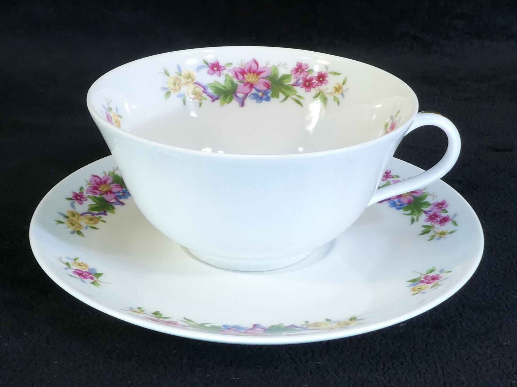 Pair of dejeuner cup and porcelain cup ch. field haviland limoges