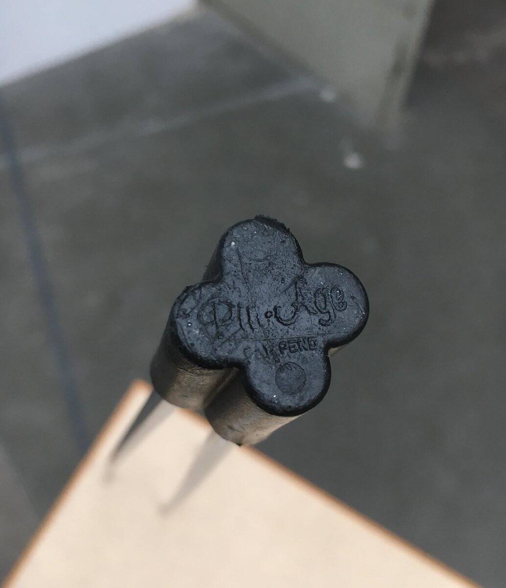 Vintage side table with hairpin legs from Denmark by Pin Age.