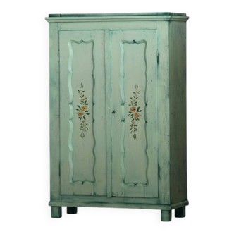 Armoire verte peinte à la main