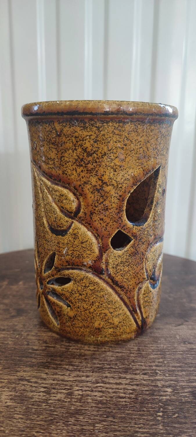 Accolay ceramic pot