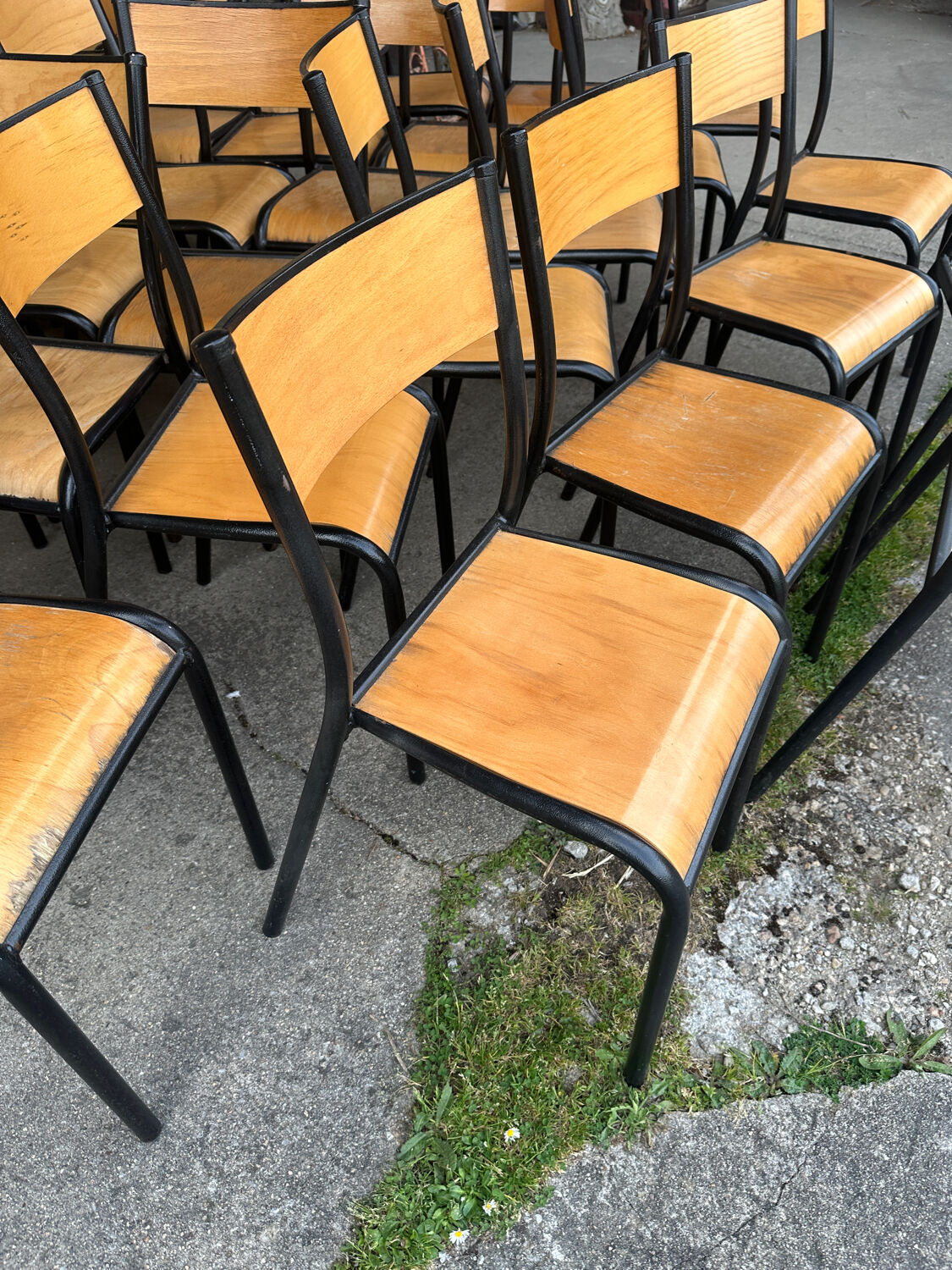Lot de 50 chaises écoles bois et métal