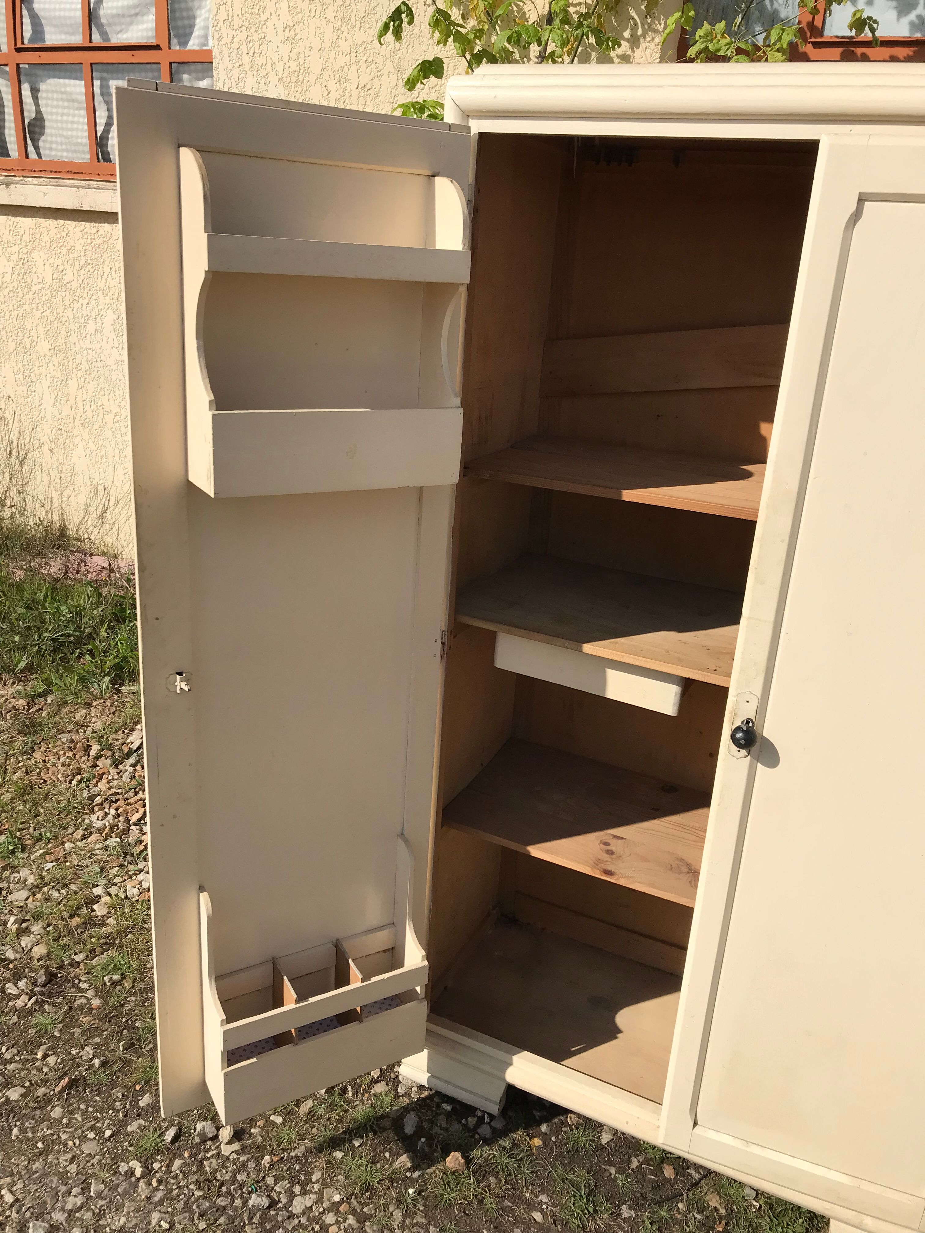 Kitchen cabinet 50's