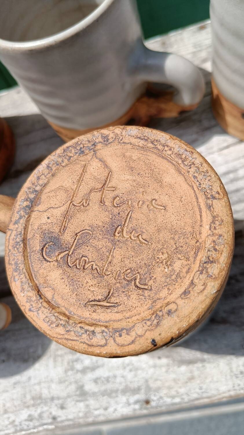 Colombier pottery ceramics