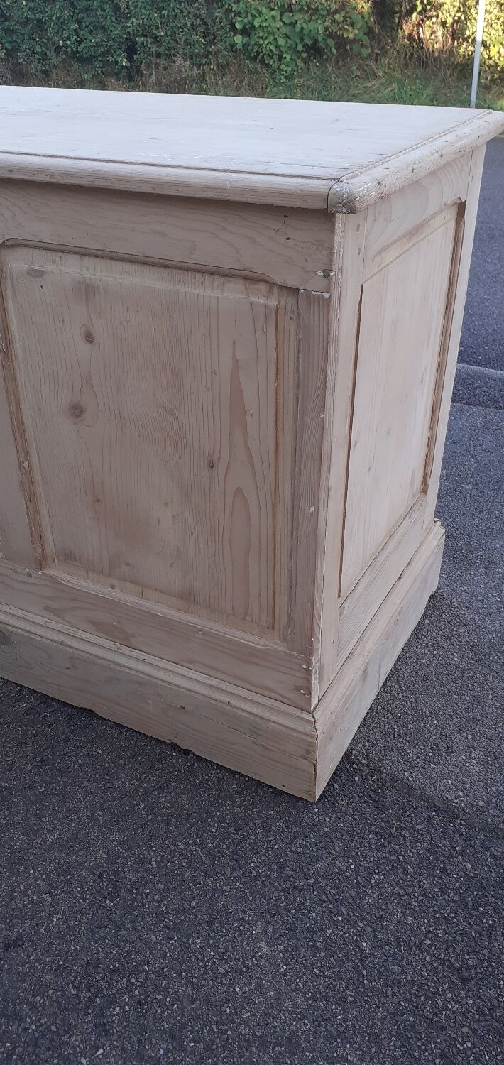 Counter trade furniture