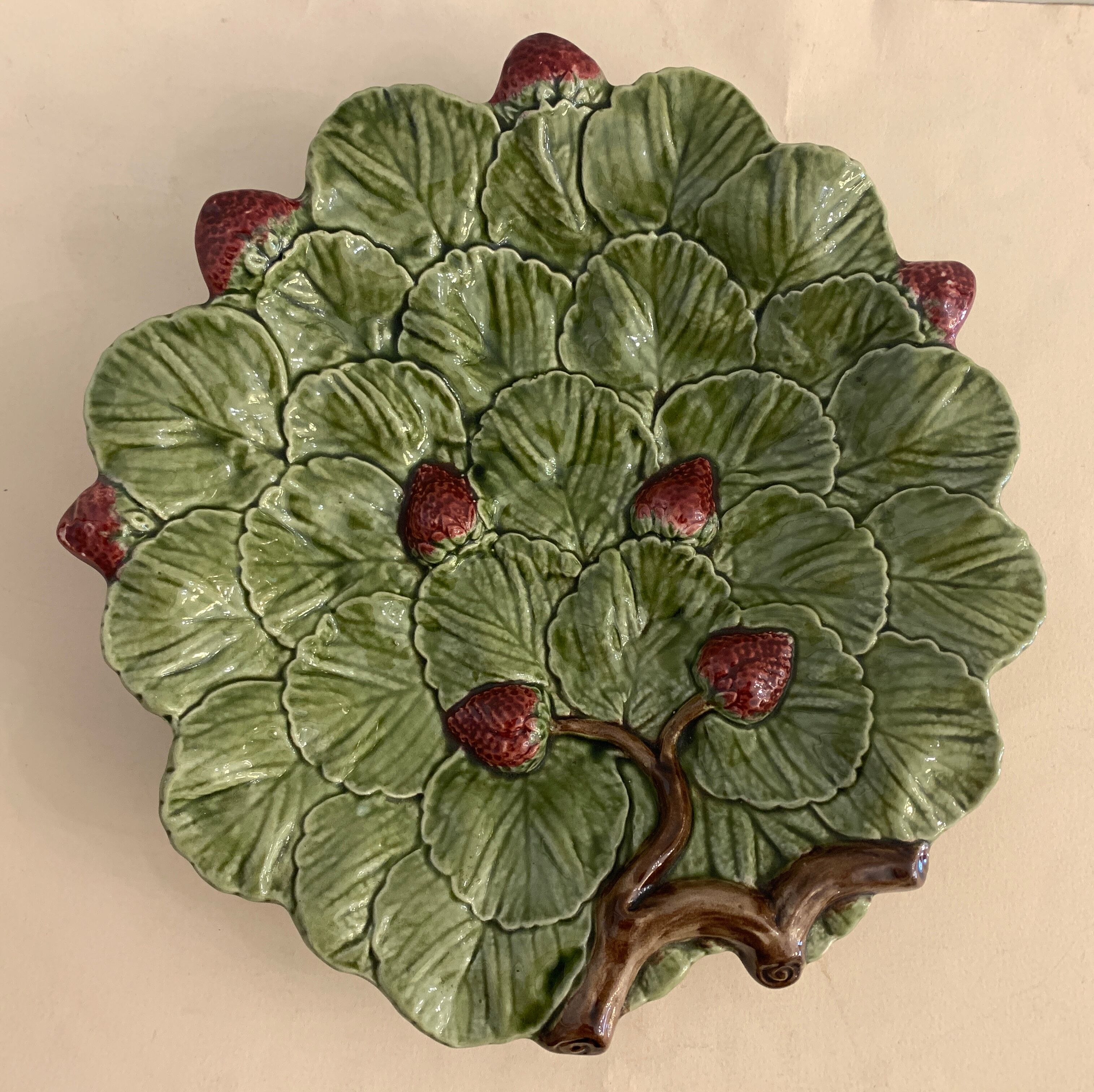 Dish strawberries ceramic slurry