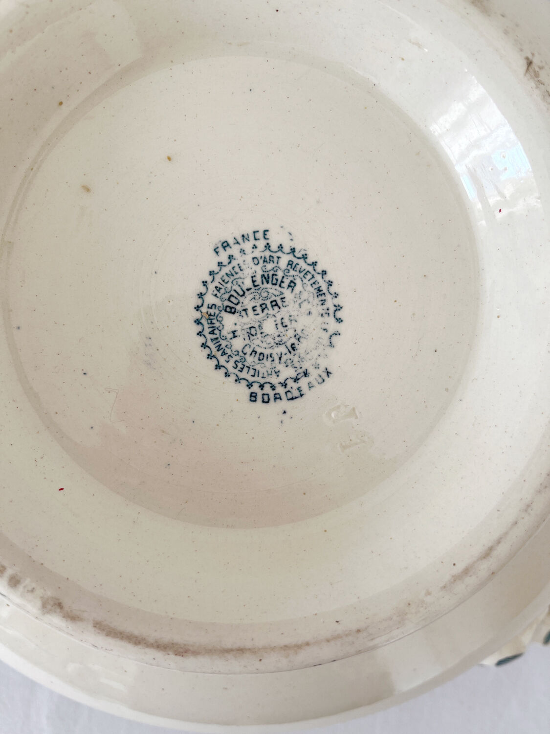 Bordeaux iron clay soup tureen bottom, Choisy le Roi