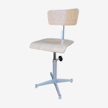 Adjustable workshop chair