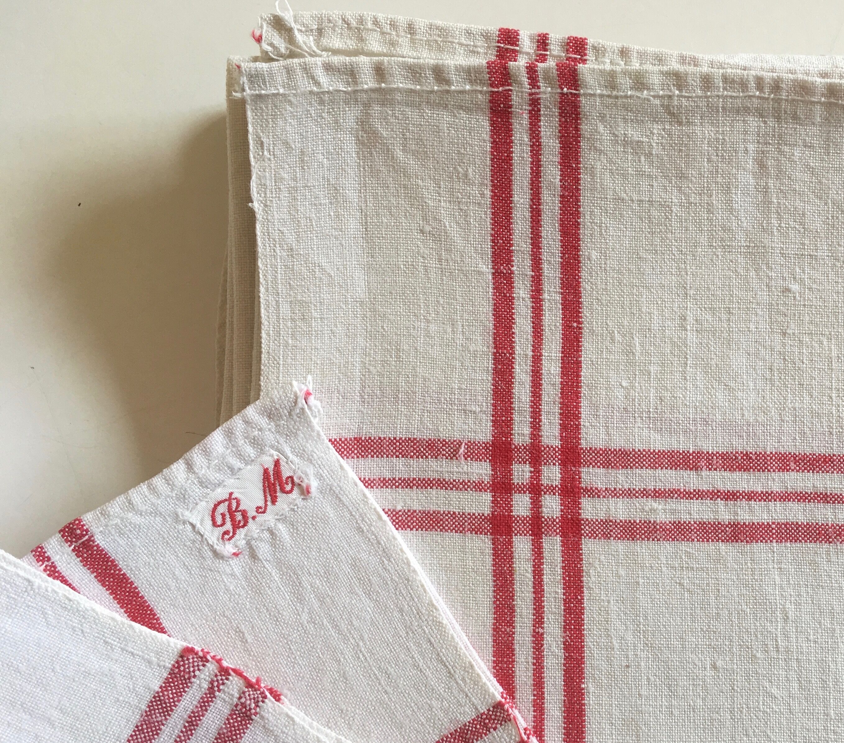 Series of 6 old cloths in linen thread