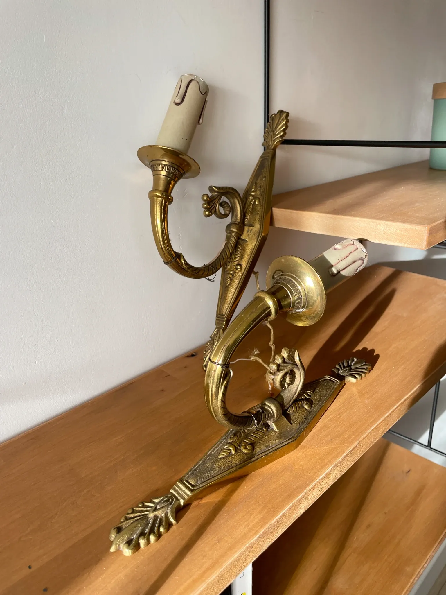 Pair of wall sconces in gilded brass – Louis XVI / neoclassical style