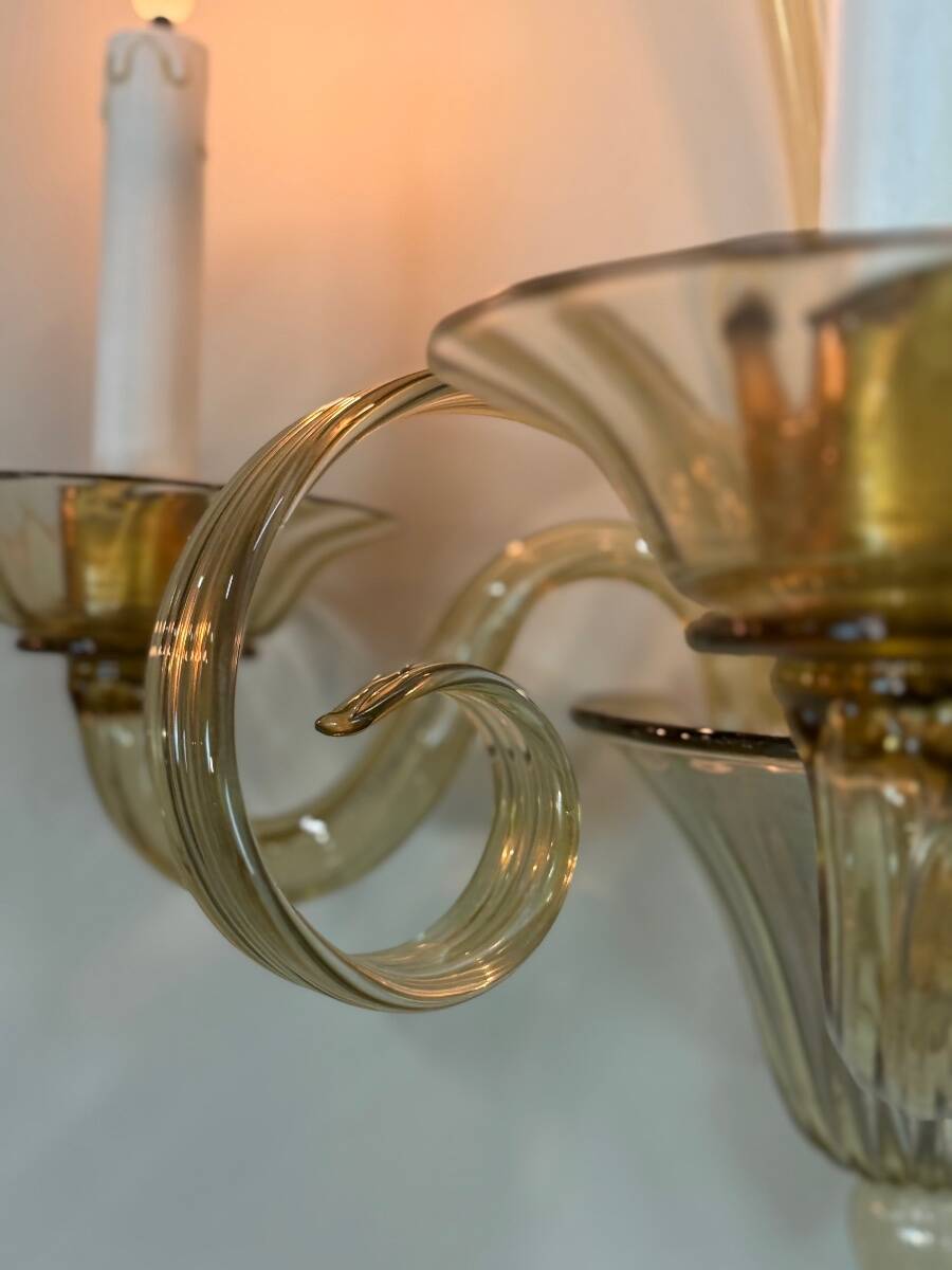 Venetian wall light in gilded Murano glass, circa 1940, set of five available.