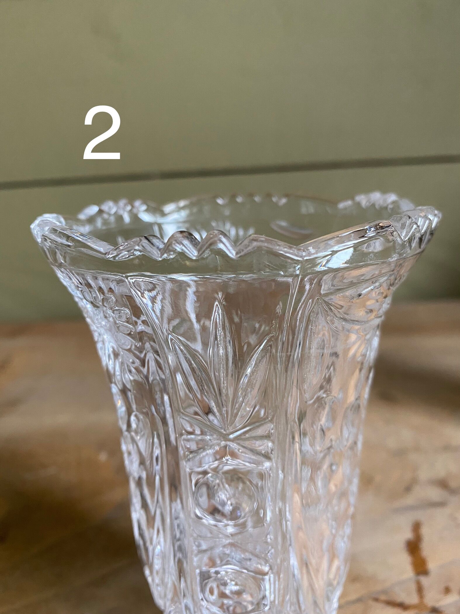 Vase en verre ciselé