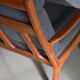Canapé à dossier haut de style mid-century recouvert de tissu Kvadrat