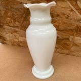 Ancien Vase Soliflore Opaline Blanche Col Corolle Vintage