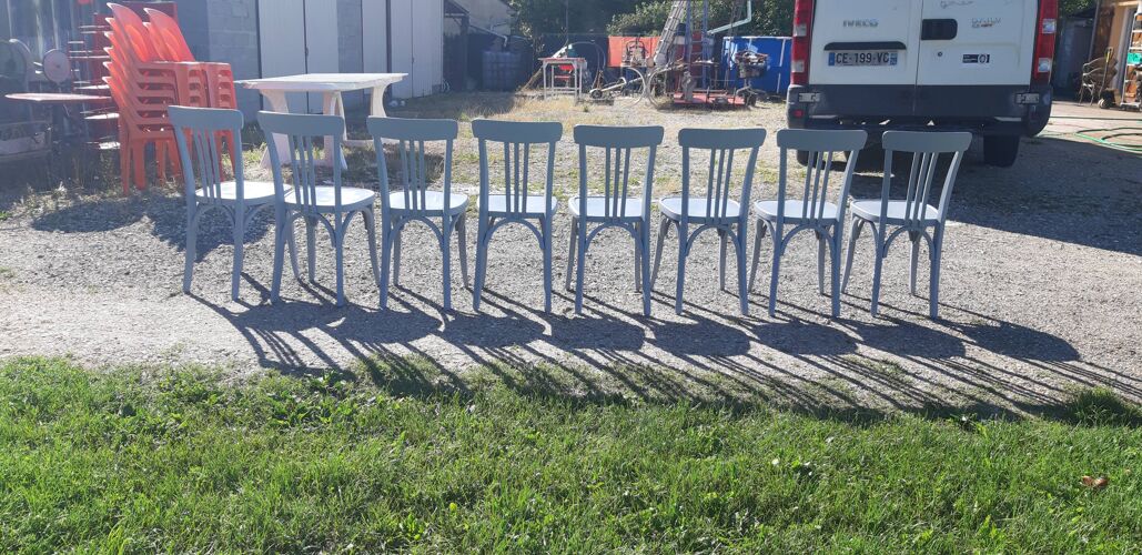 8 chaises de bistrot bois Thonet cérusé vieux gris
