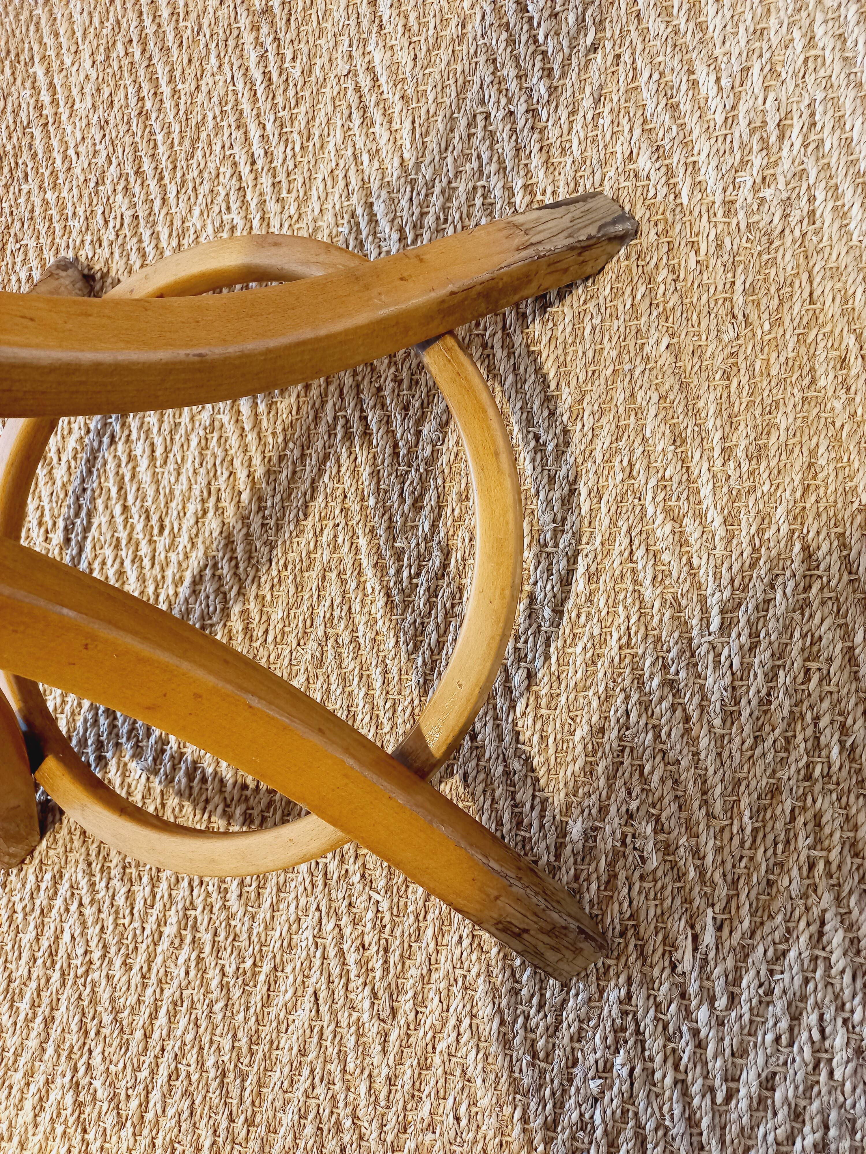 Baumann parrot coat rack