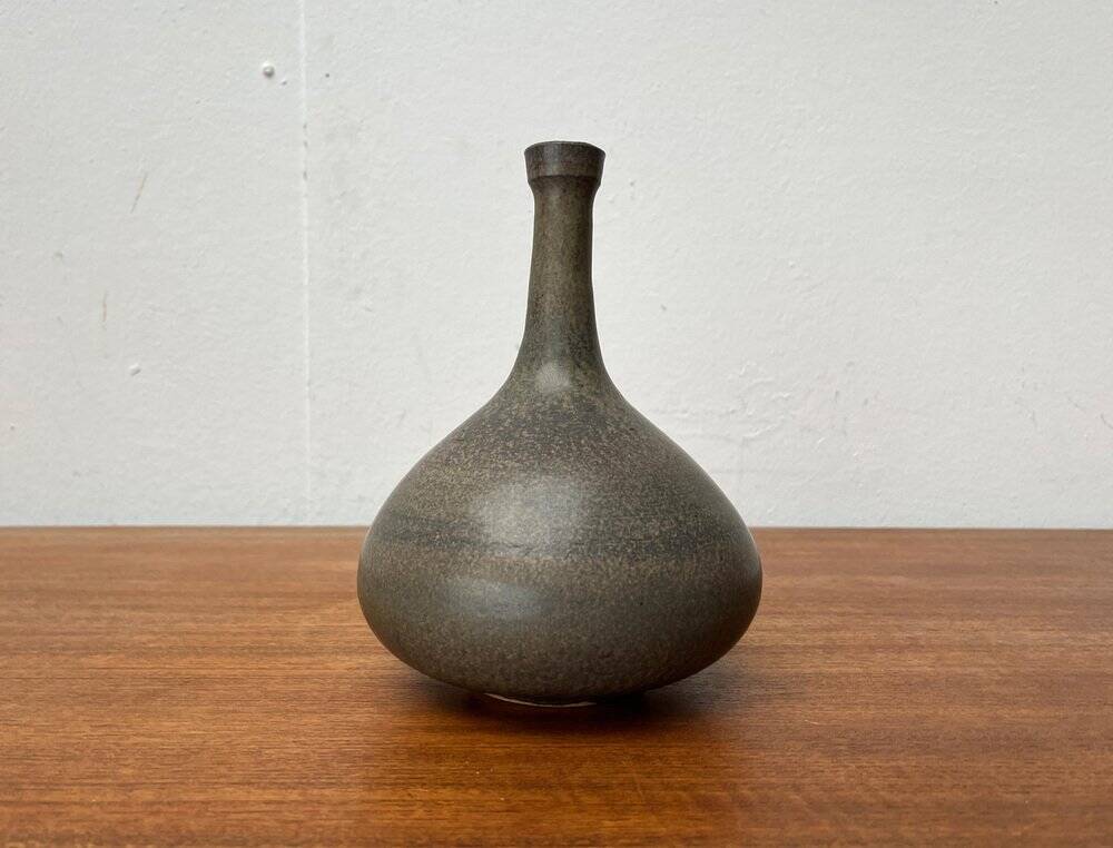 Mid-century minimalist studio pottery vase by Mathies Schwarze, Germany, 1960s.