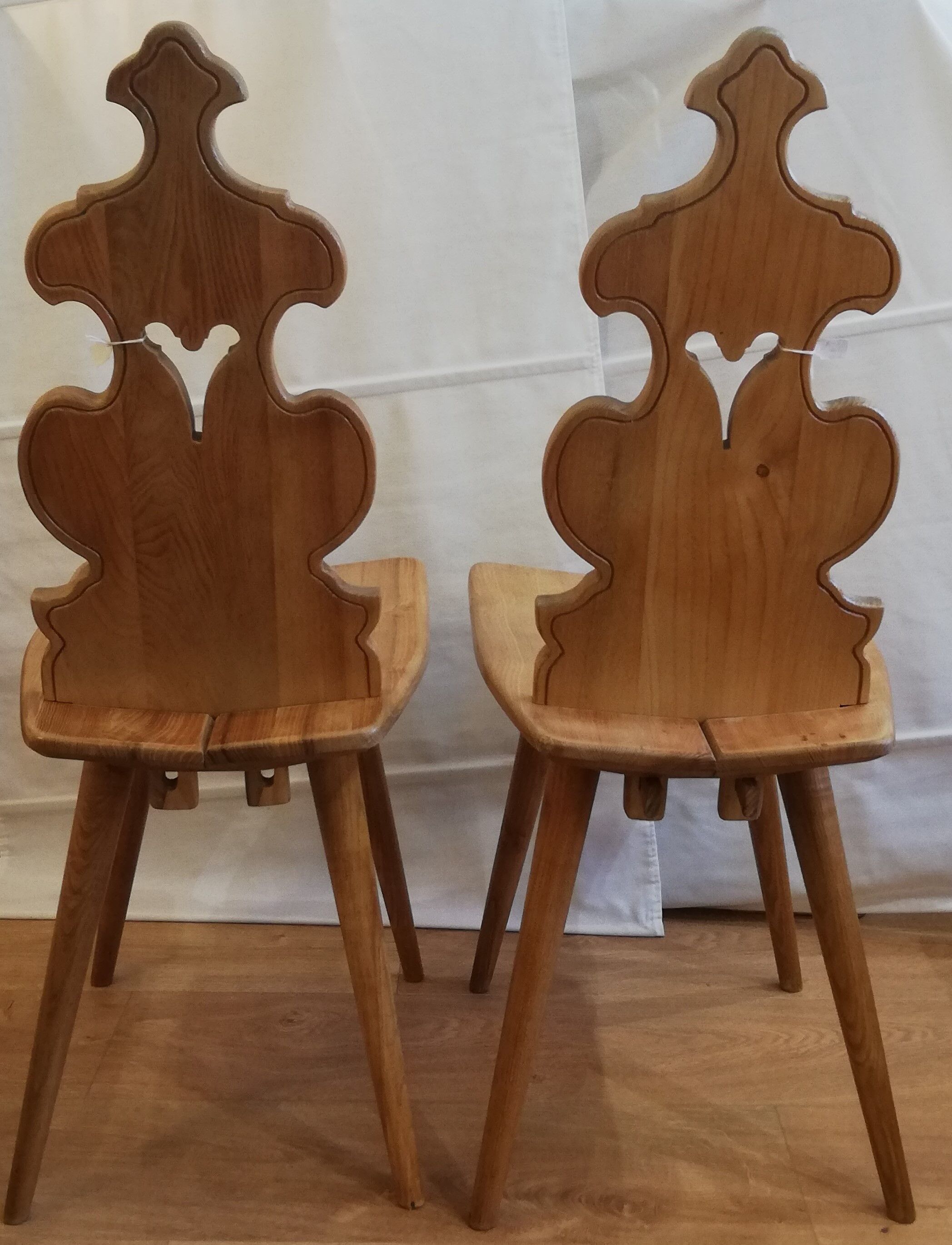 Pair of alsatian chairs