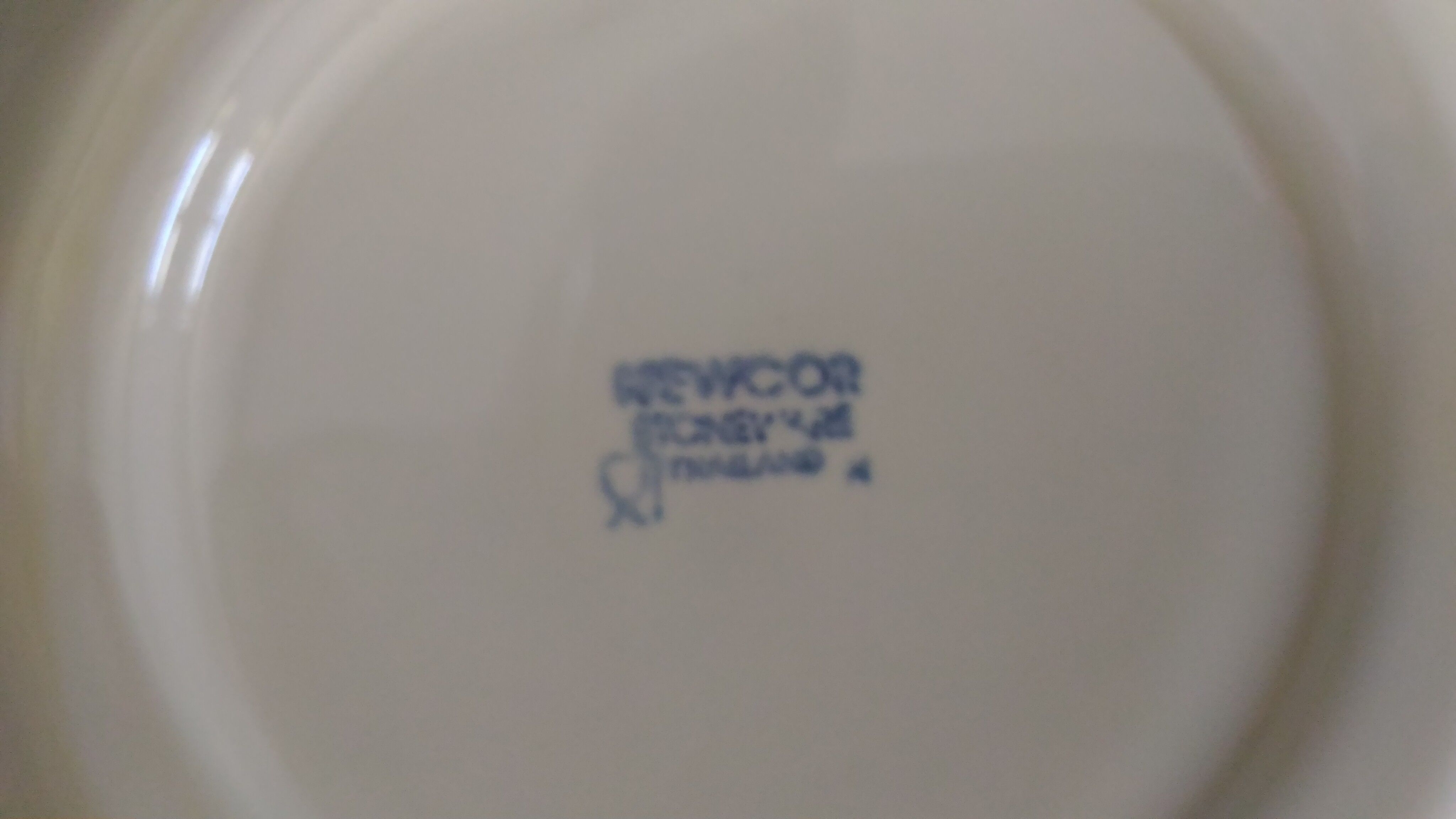 4 coffee cups, porcelain newcor England handmade décor