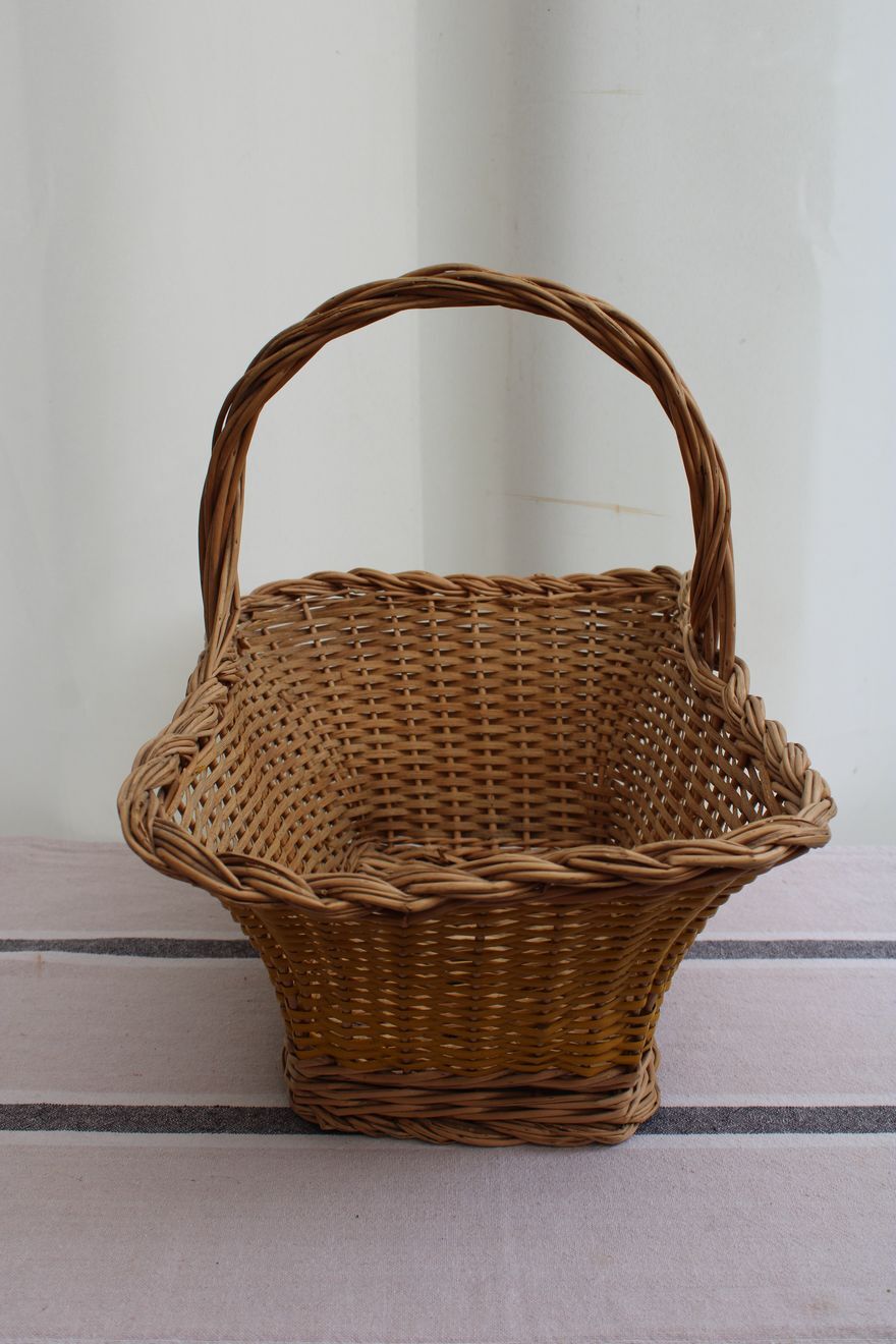 Wicker basket