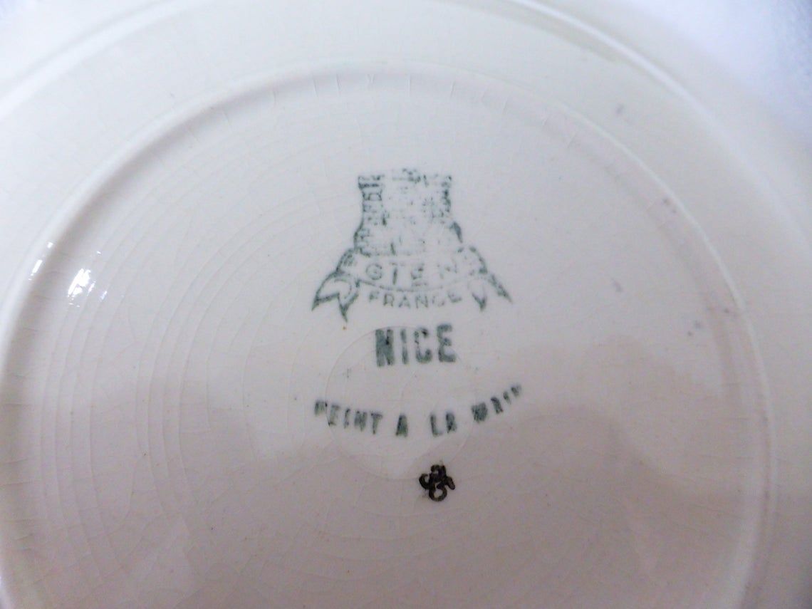 Set of 4 soup plates from the Gien factory, Nice model, in porcelain