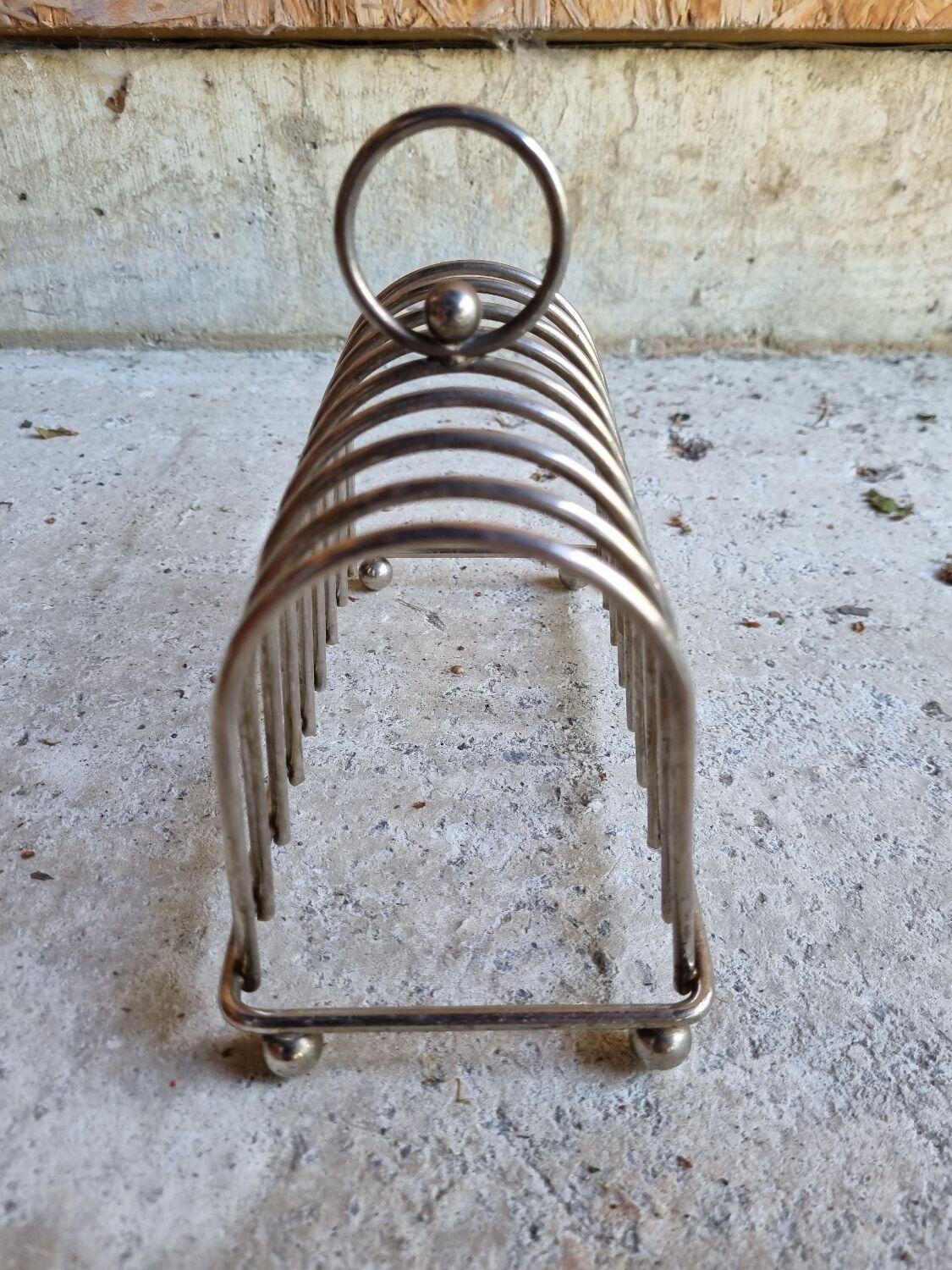 Silver metal toast holder