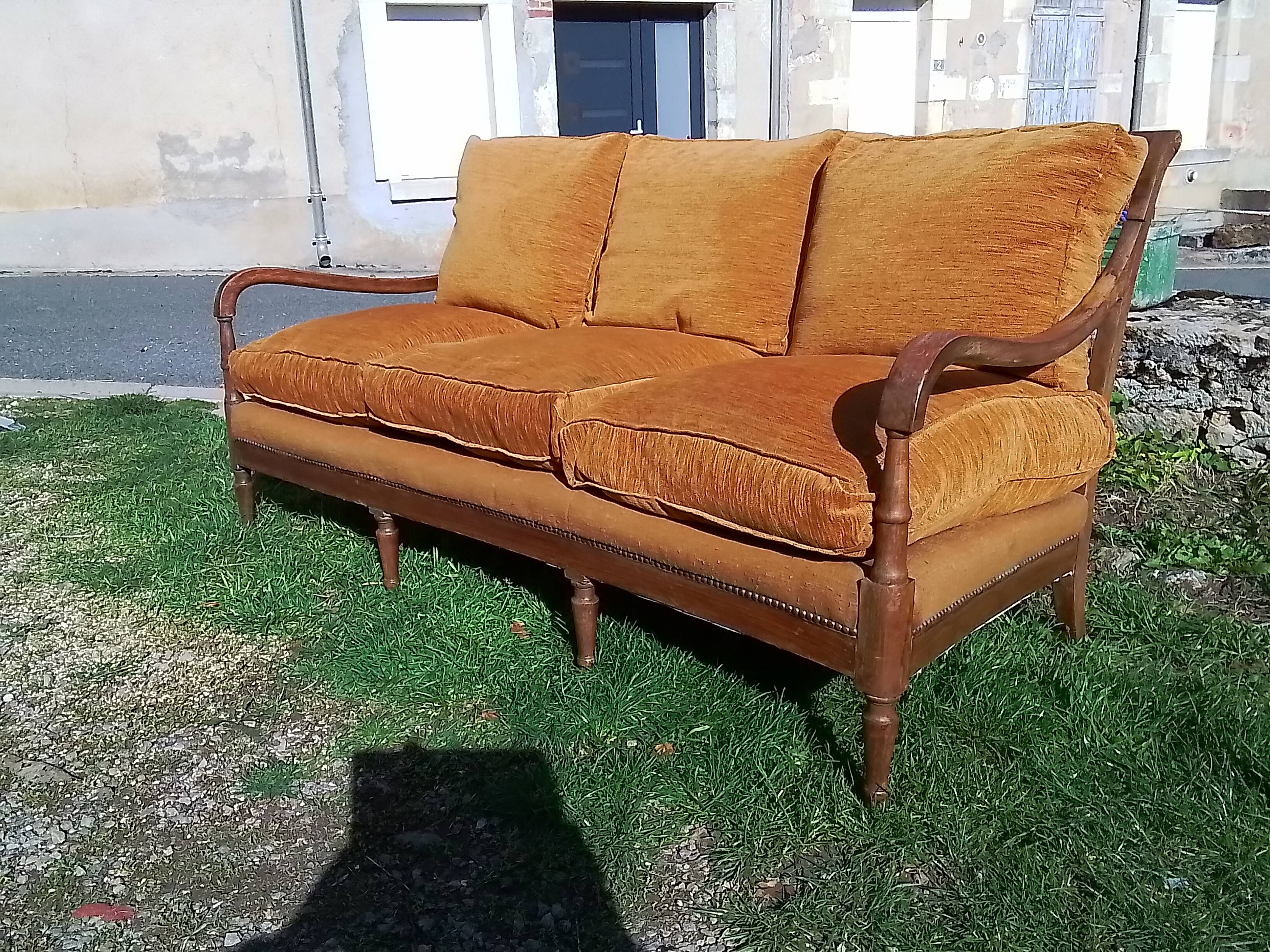 3-seater wooden sofa benches and feather seats