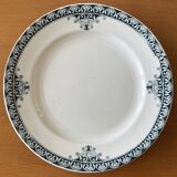 6 assiettes à dessert anciennes en faïence de Saint-Amand (Nord)