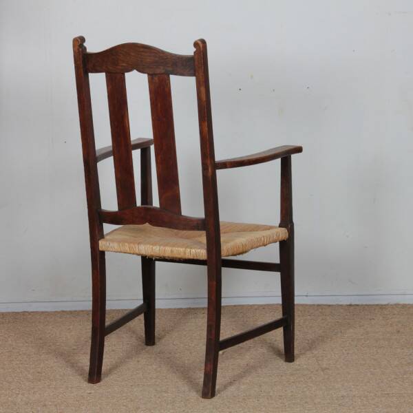 Fauteuil Arts & Crafts, travail anglais début du XXe siècle