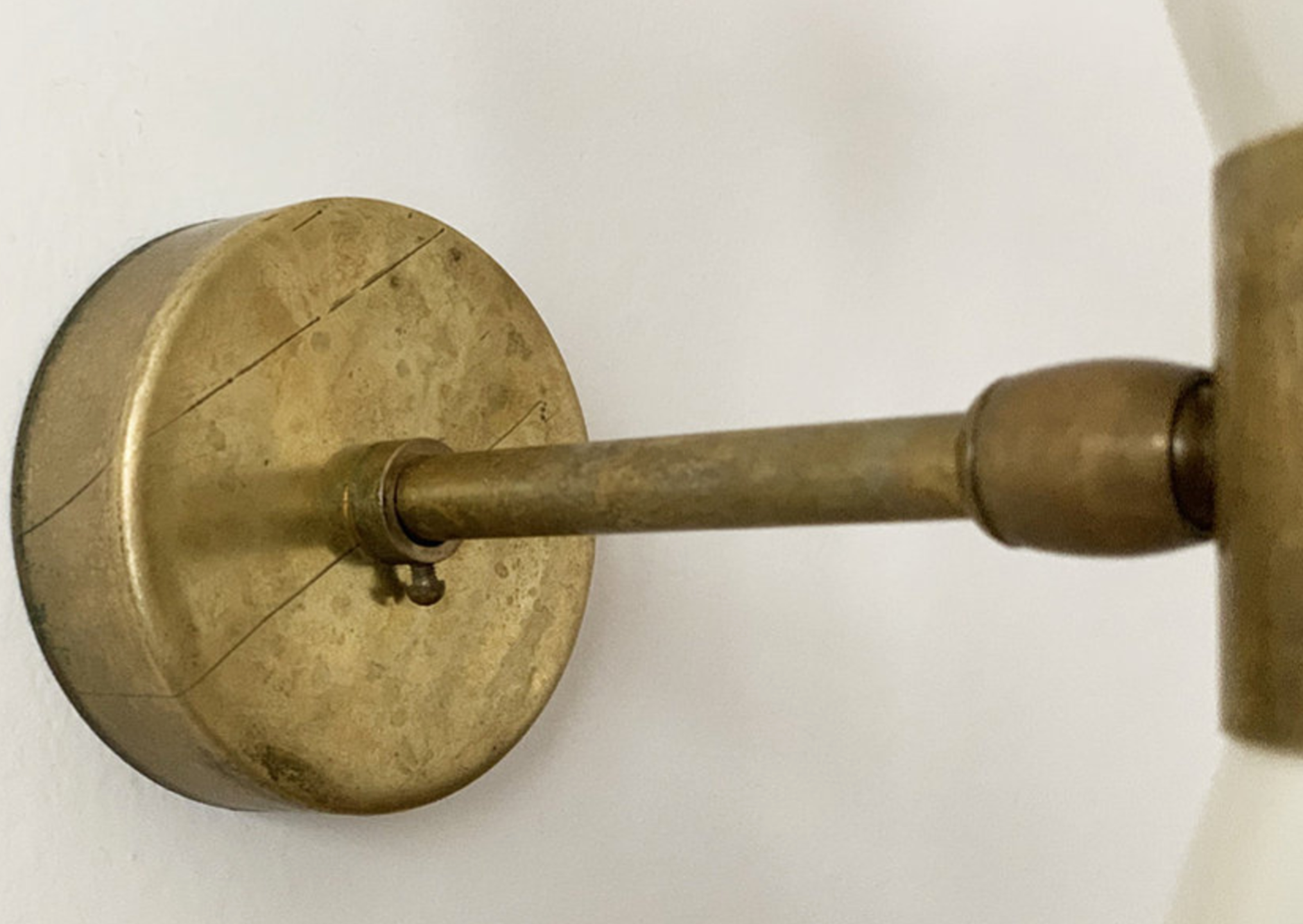 White Diabolo Wall Lamp