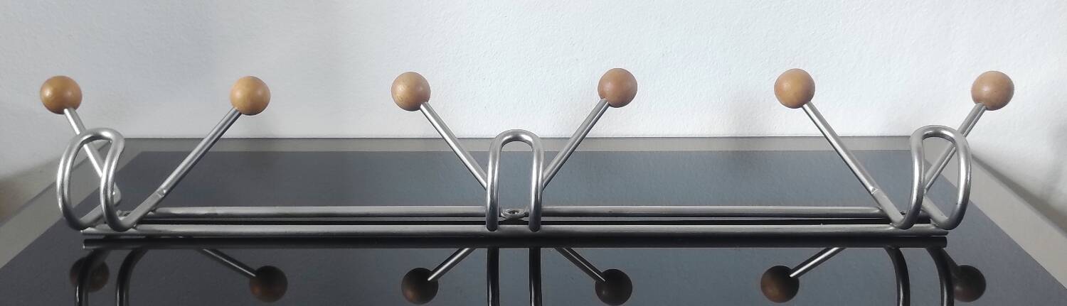 Vintage wall coat rack in brushed metal with wooden balls – Year design