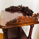 Etagère en bois sculpté
