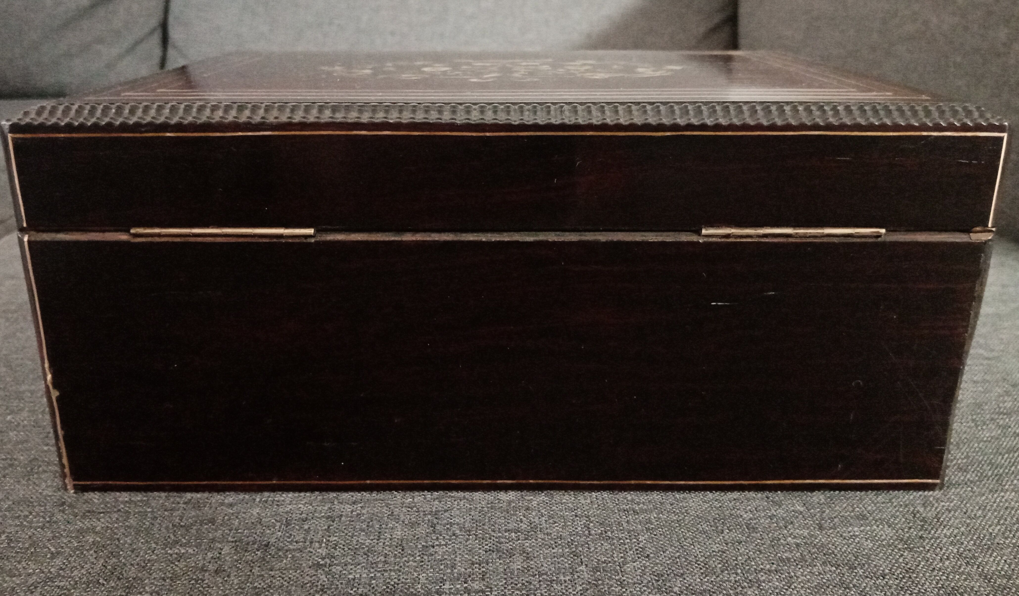 Former Napoleon III jewellery box inlaid brass marquetry, mother-of-pearl