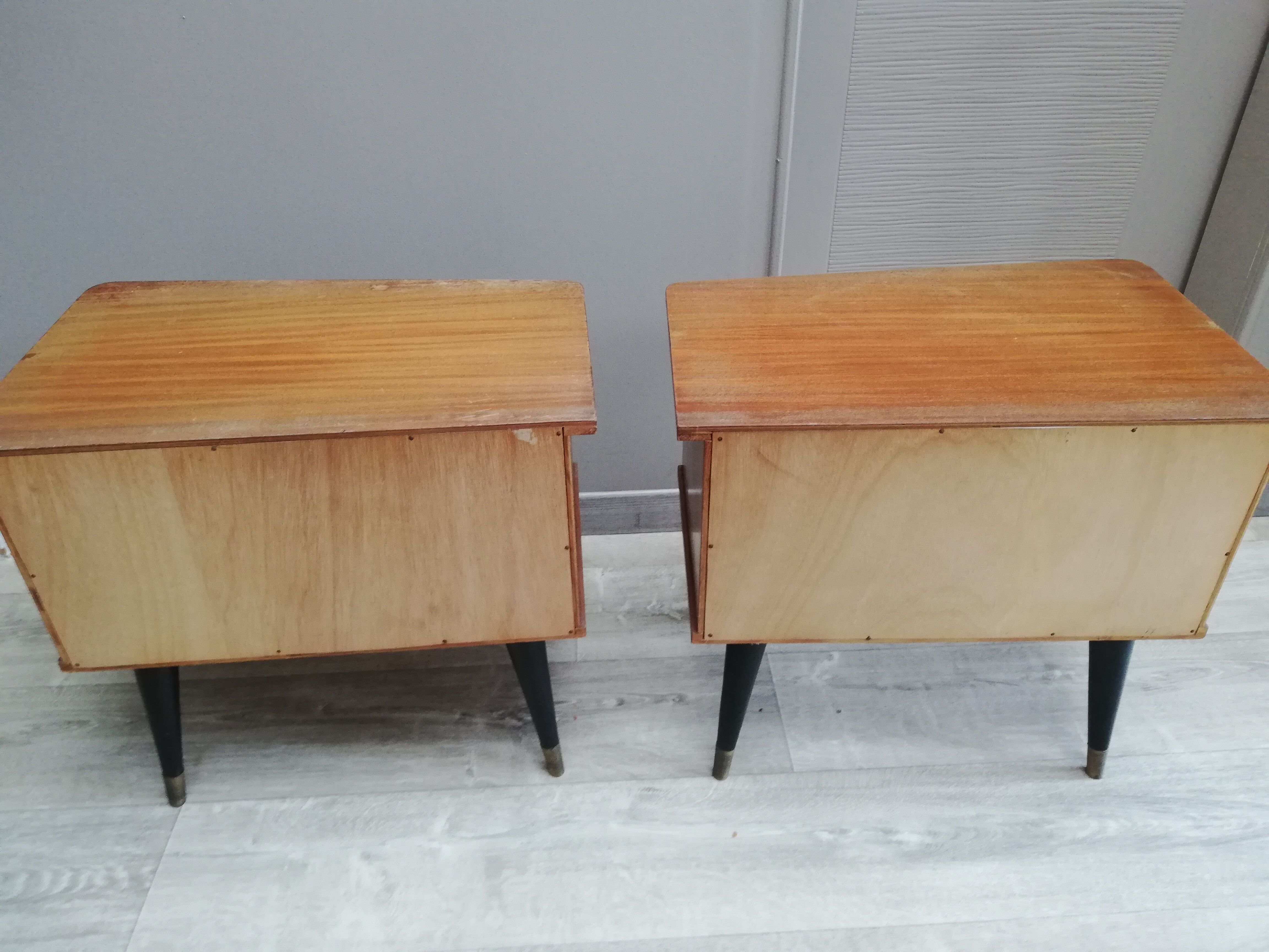 Set of 2 bedside tables