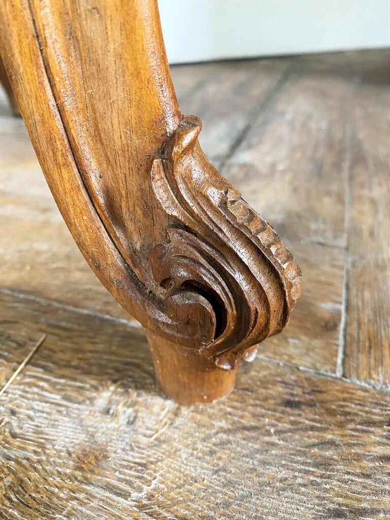 Louis XV style coffee table in beech and walnut hand-carved Circa 1870