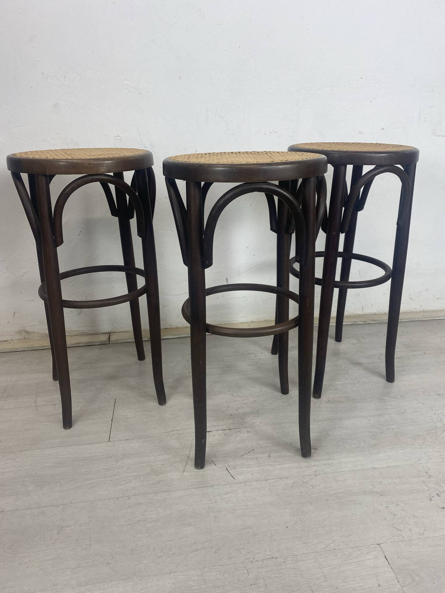 Bar stool